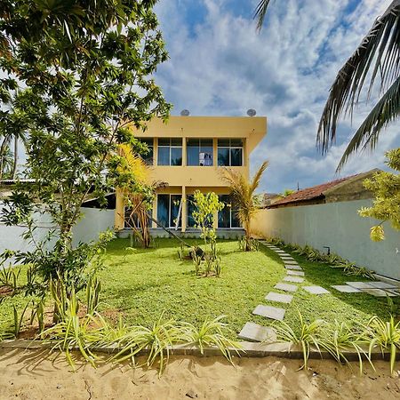 Solomon Beach Hotel Marawila Exterior foto