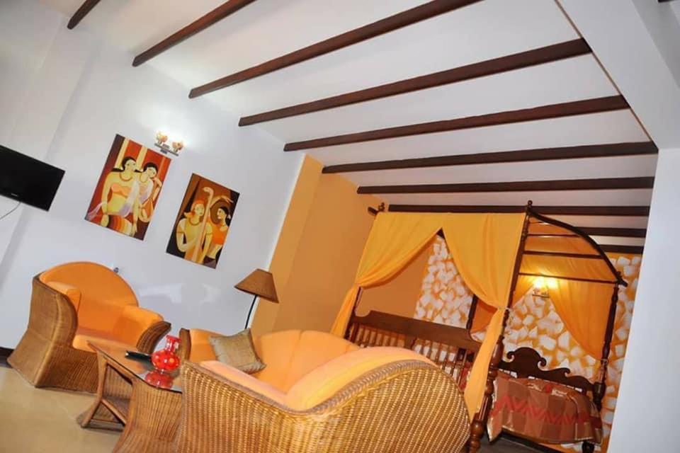 Solomon Beach Hotel Marawila Exterior foto