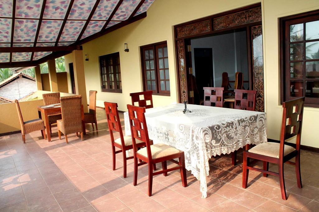 Solomon Beach Hotel Marawila Exterior foto